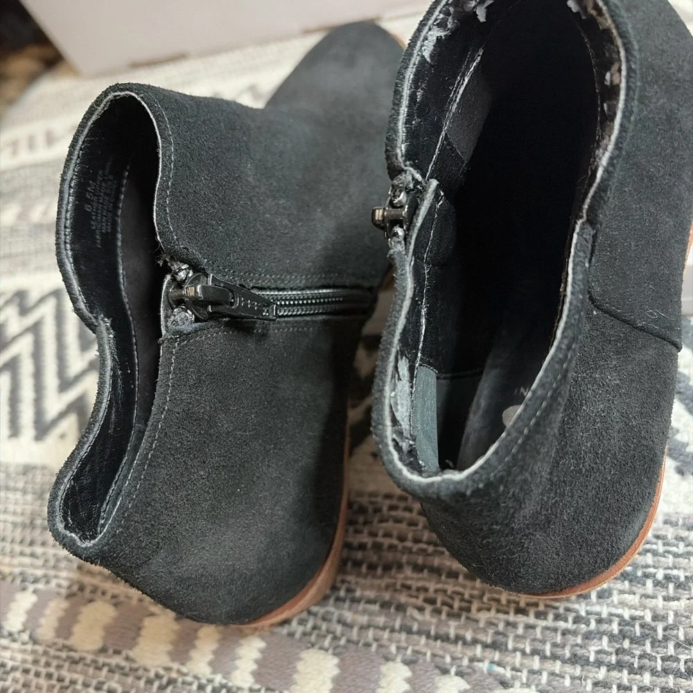 Gianni Bini Black Suede Ankle Booties Women’s 6.5 Side Zip Low Heel - Picture 7 of 9